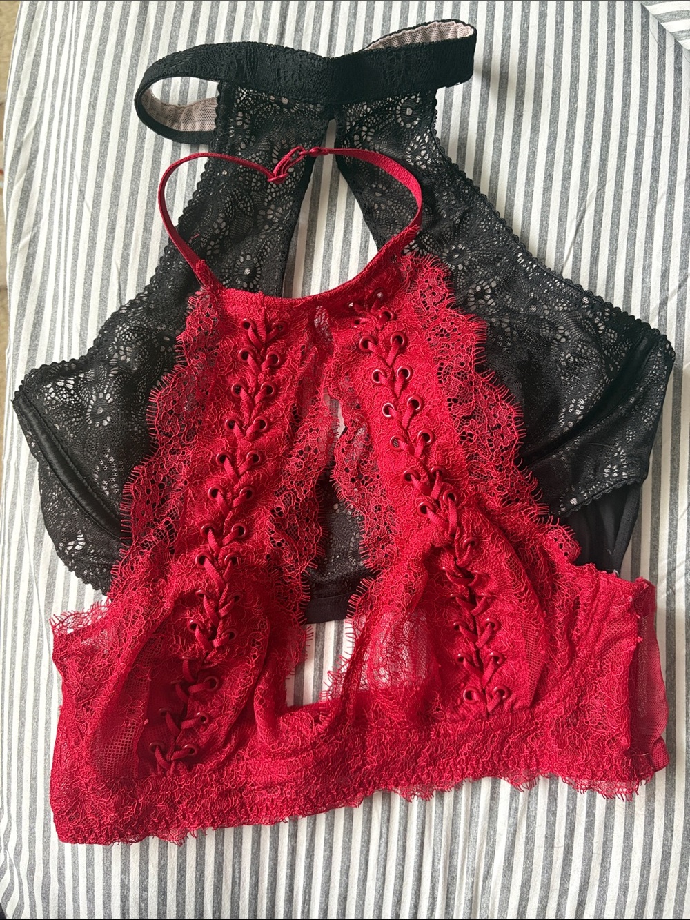 Halter neck laced bralettes black & red